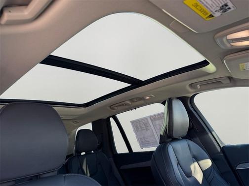 2023 Volvo XC90 Recharge Plug-In Hybrid T8 Ultimate Bright Theme 7-Seater