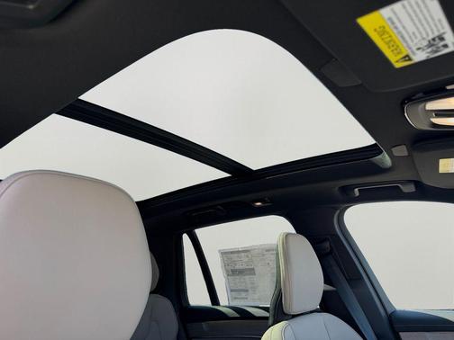 Crystal White Pearl 2026 Volvo XC90 Plug-In Hybrid T8 Plus 6-Seater