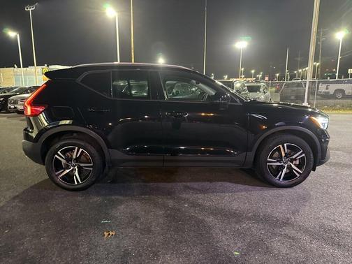 2023 Volvo XC40 B5 Core