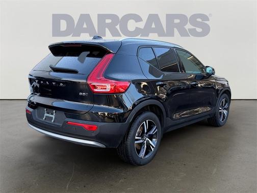 2023 Volvo XC40 B5 Core
