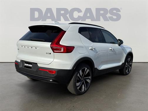 2026 Volvo XC40 B5 Ultra