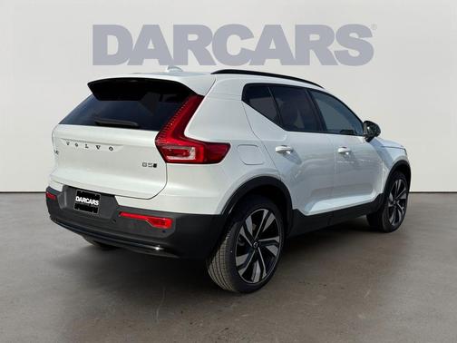 2026 Volvo XC40 B5 Ultra