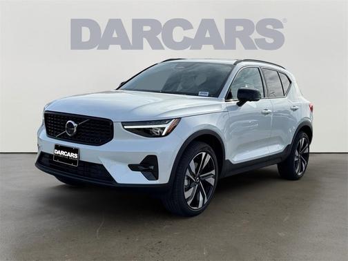 2026 Volvo XC40 B5 Ultra