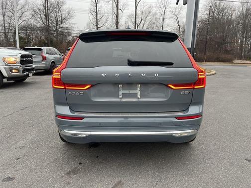 2023 Volvo XC60 B5 Plus Bright Theme