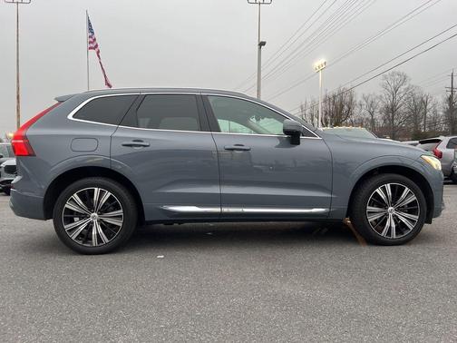 2023 Volvo XC60 B5 Plus Bright Theme