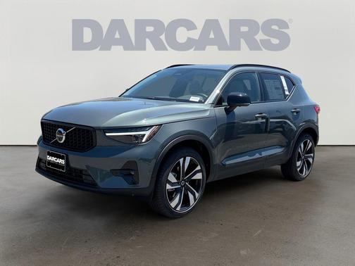 Forest Green 2026 Volvo XC40 B5 Ultra