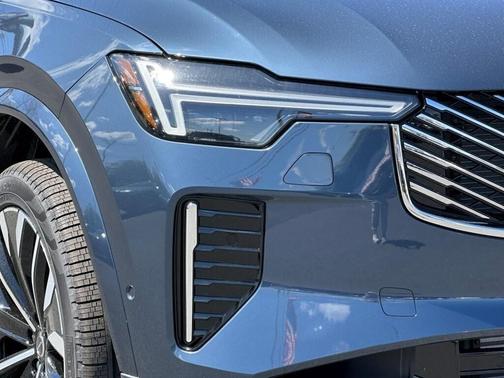 2025 Volvo XC90 Plug-In Hybrid T8 Ultra 7-Seater