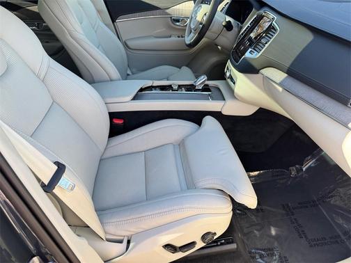 2025 Volvo XC90 B5 Ultra