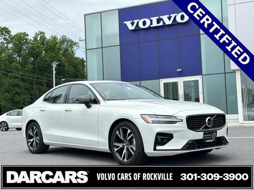 2024 Volvo S60 B5 Plus Dark Theme