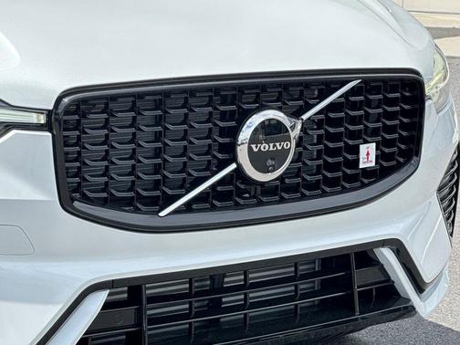 2025 Volvo XC60 Plug-In Hybrid T8 Polestar Engineered