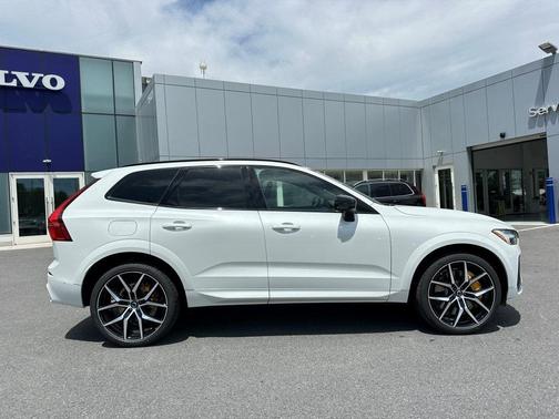 2025 Volvo XC60 Plug-In Hybrid T8 Polestar Engineered