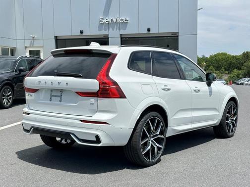2025 Volvo XC60 Plug-In Hybrid T8 Polestar Engineered