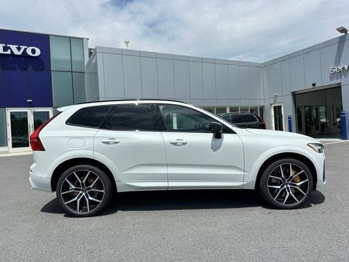 2025 Volvo XC60 Plug-In Hybrid T8 Polestar Engineered