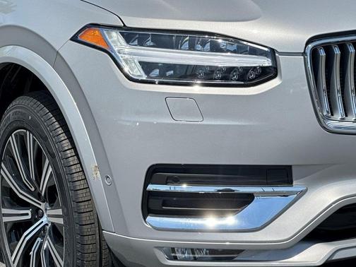 2025 Volvo XC90 B6 Plus 7-Seater
