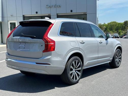 2025 Volvo XC90 B6 Plus 7-Seater
