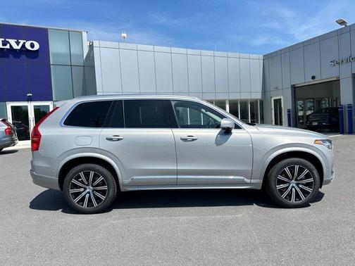 2025 Volvo XC90 B6 Plus 7-Seater