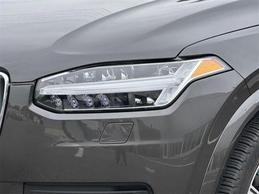 2024 Volvo XC90 Recharge Plug-In Hybrid T8 Ultimate Bright Theme 7-Seater