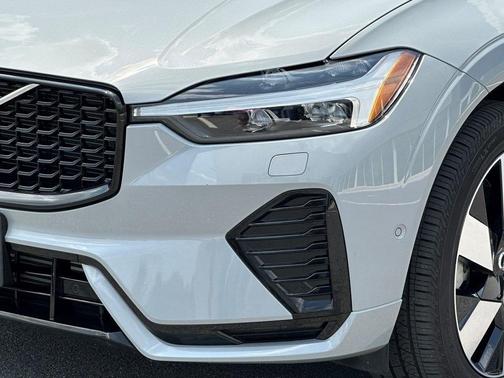 2024 Volvo XC60 Recharge Plug-In Hybrid T8 Plus Dark Theme