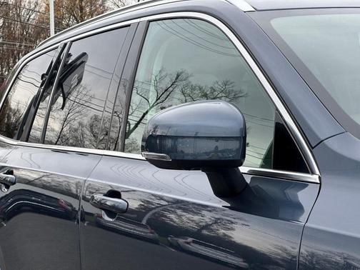 2025 Volvo XC90 B6 Plus 6-Seater