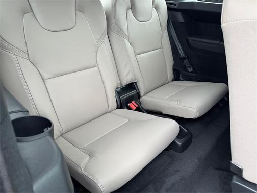 2026 Volvo XC90 B6 Ultra Dark Theme 7-Seater