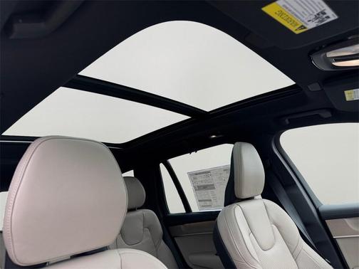 2026 Volvo XC90 B6 Ultra Dark Theme 7-Seater