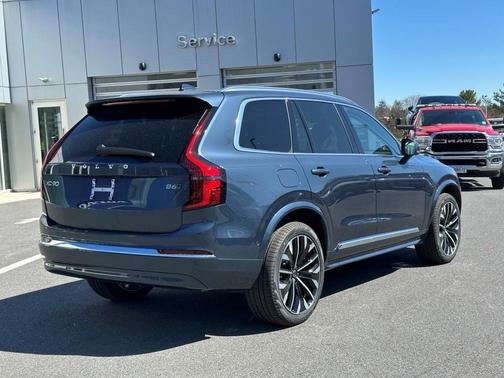 2025 Volvo XC90 B6 Plus 7-Seater