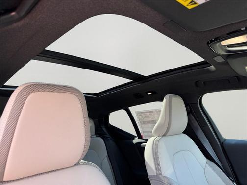 2026 Volvo EX40 Single Motor Extended Range Plus