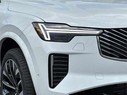 2025 Volvo XC90 Plug-In Hybrid T8 Plus 7-Seater