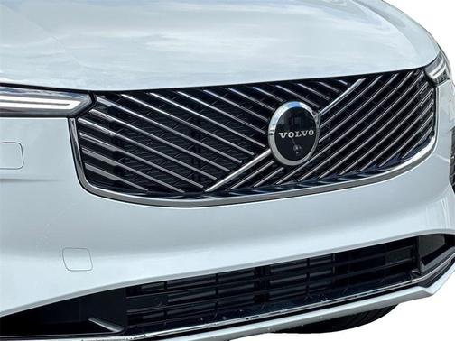 2025 Volvo XC90 Plug-In Hybrid T8 Plus 7-Seater
