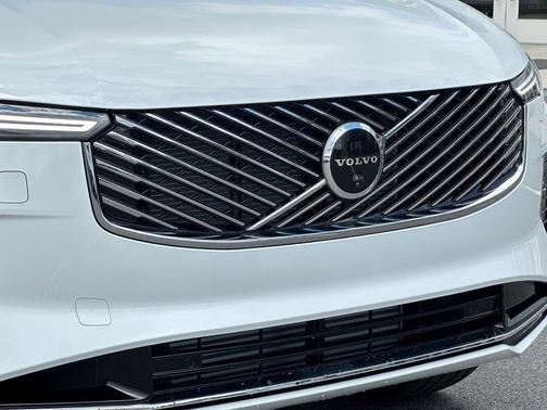 2025 Volvo XC90 Plug-In Hybrid T8 Plus 7-Seater