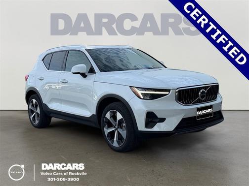 2023 Volvo XC40 B5 Plus Bright Theme