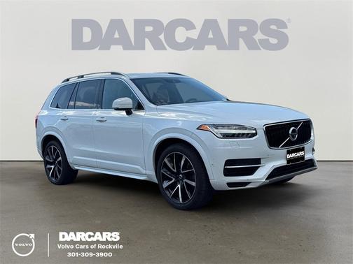 2018 Volvo XC90 Hybrid T8 Momentum