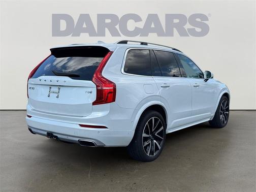2018 Volvo XC90 Hybrid T8 Momentum