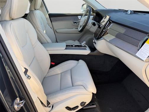 2026 Volvo XC90 Plug-In Hybrid T8 Ultra 7-Seater