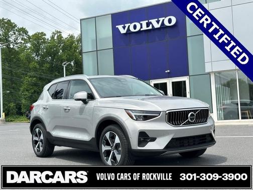 2025 Volvo XC40 B5 Plus Bright Theme