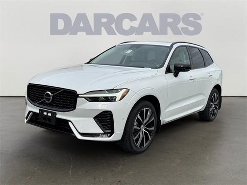 2023 Volvo XC60 B5 Ultimate Dark Theme