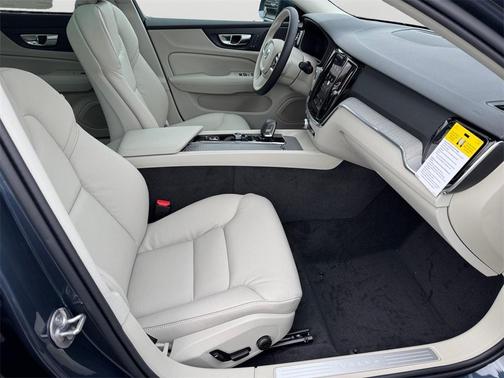 2026 Volvo V60 Cross Country B5 Plus