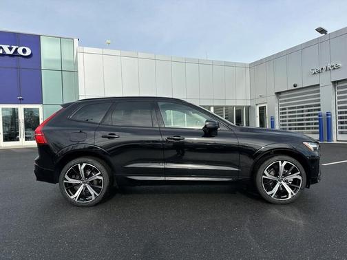 2025 Volvo XC60 B5 Ultra
