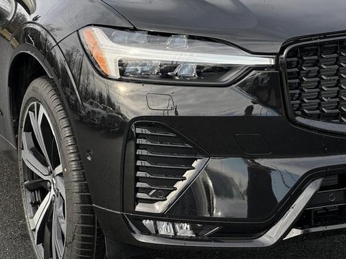 2025 Volvo XC60 B5 Ultra