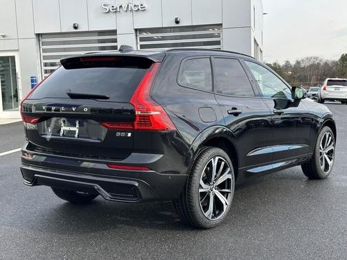 2025 Volvo XC60 B5 Ultra