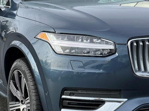 2025 Volvo XC90 Plug-In Hybrid T8 Plus 6-Seater