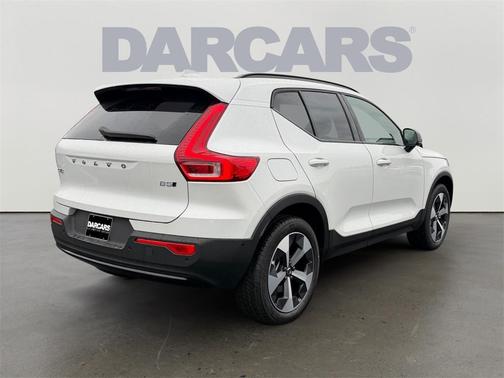 2026 Volvo XC40 B5 Plus