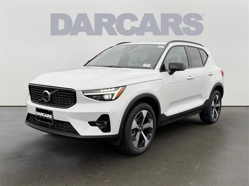 2026 Volvo XC40 B5 Plus