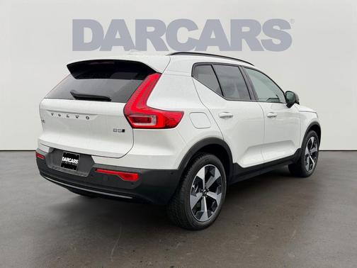 2026 Volvo XC40 B5 Plus
