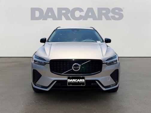 Bright 2025 Volvo XC60 B5 Core