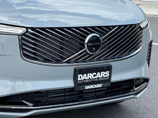 2025 Volvo XC90 Plug-In Hybrid T8 Ultra 7-Seater