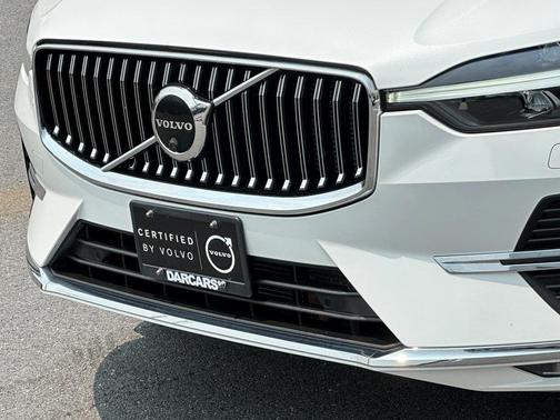 2023 Volvo XC60 B5 Ultimate Bright Theme