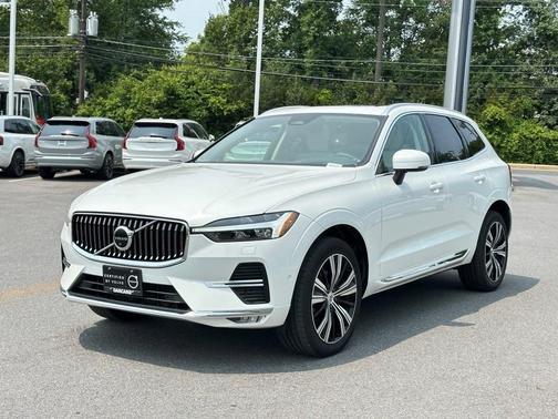 2023 Volvo XC60 B5 Ultimate Bright Theme