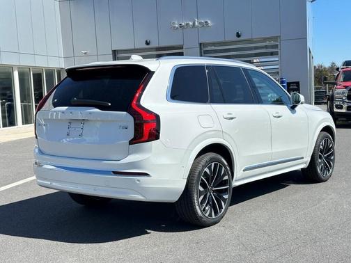 2025 Volvo XC90 Plug-In Hybrid T8 Plus 7-Seater
