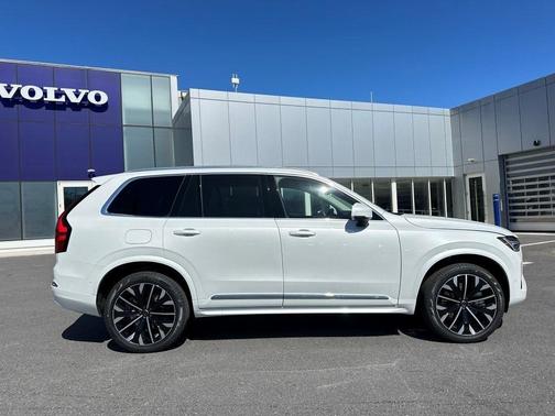 2025 Volvo XC90 Plug-In Hybrid T8 Plus 7-Seater